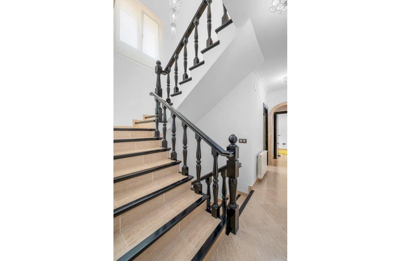 5 makuuhuone Huvila myytävänä paikassa Benissa mukana uima-altaan - 1 690 000 € (Ref: 9419332)