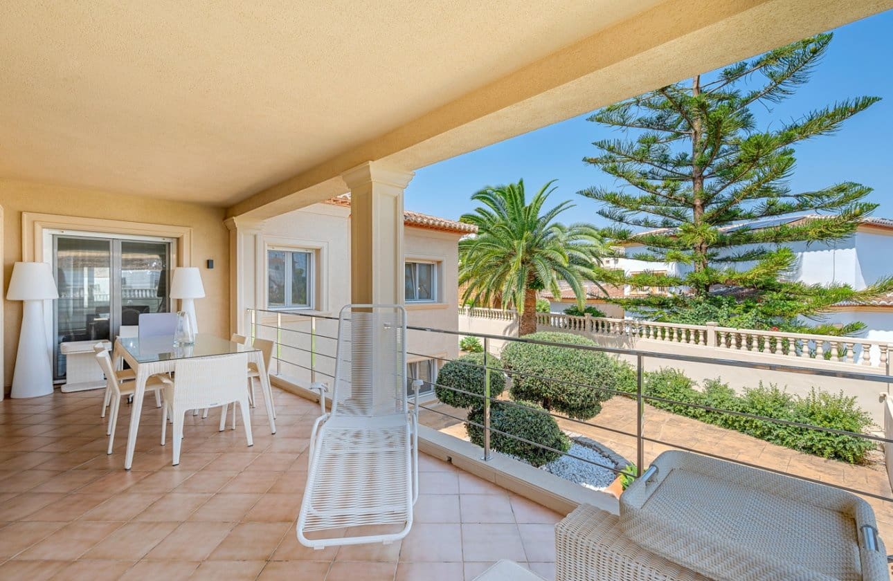 5 makuuhuone Huvila myytävänä paikassa Benissa mukana uima-altaan - 1 690 000 € (Ref: 9419332)