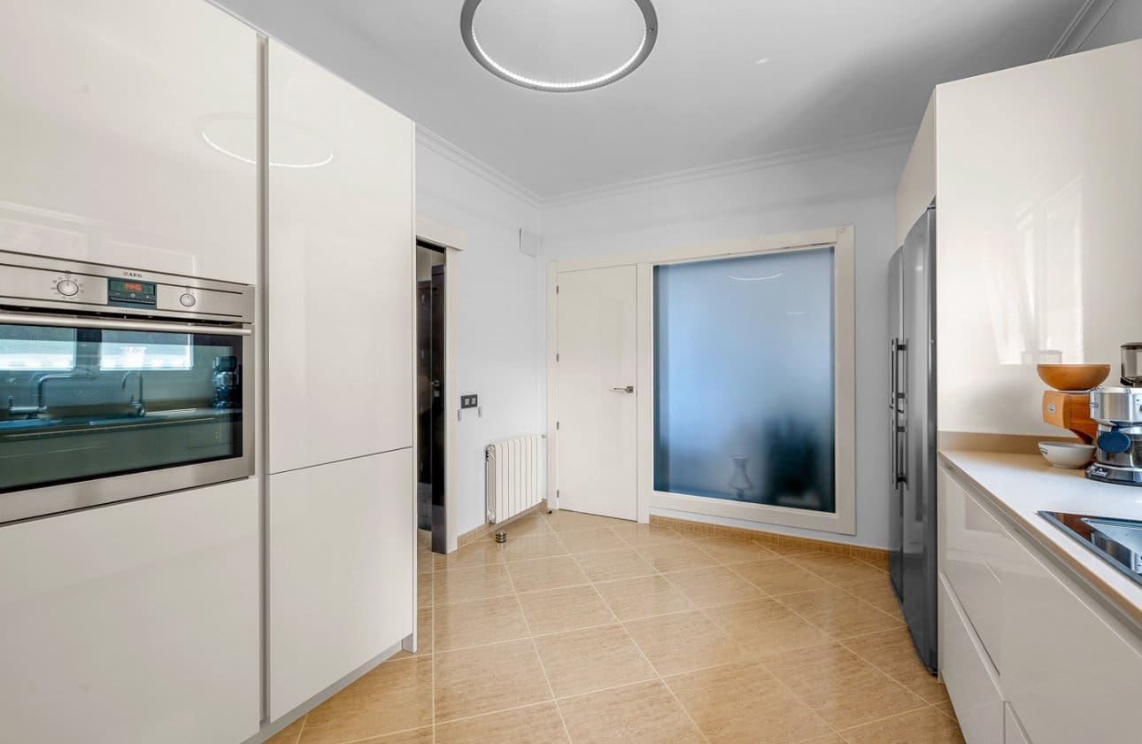 5 makuuhuone Huvila myytävänä paikassa Benissa mukana uima-altaan - 1 690 000 € (Ref: 9419332)