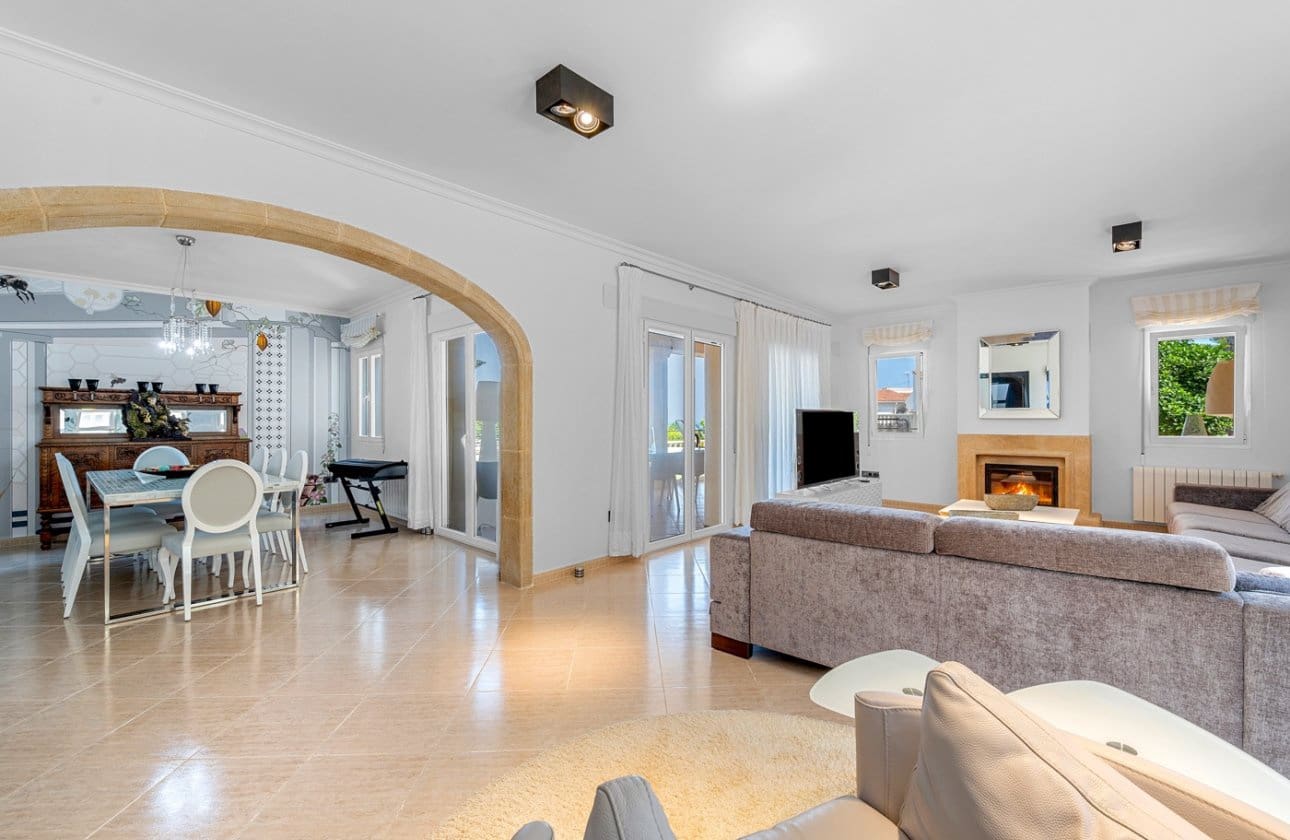 5 makuuhuone Huvila myytävänä paikassa Benissa mukana uima-altaan - 1 690 000 € (Ref: 9419332)