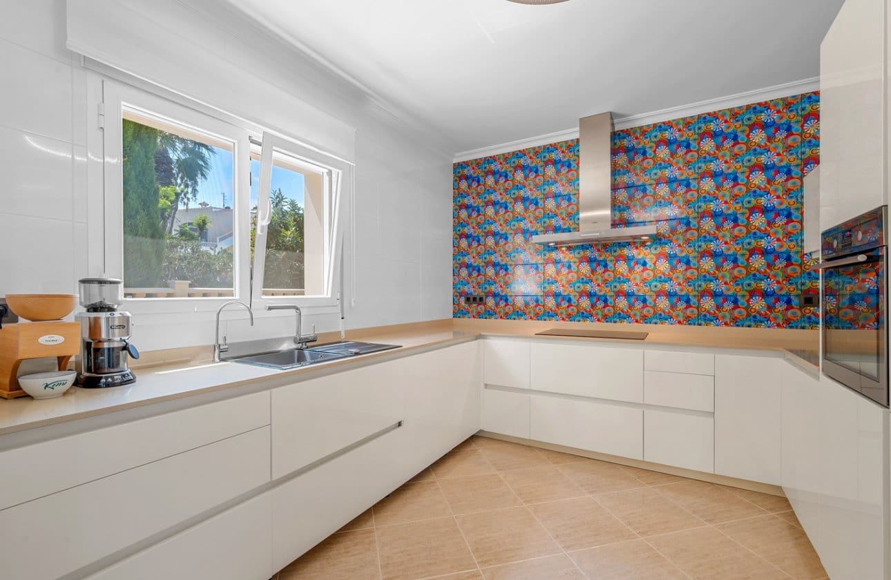 5 makuuhuone Huvila myytävänä paikassa Benissa mukana uima-altaan - 1 690 000 € (Ref: 9419332)