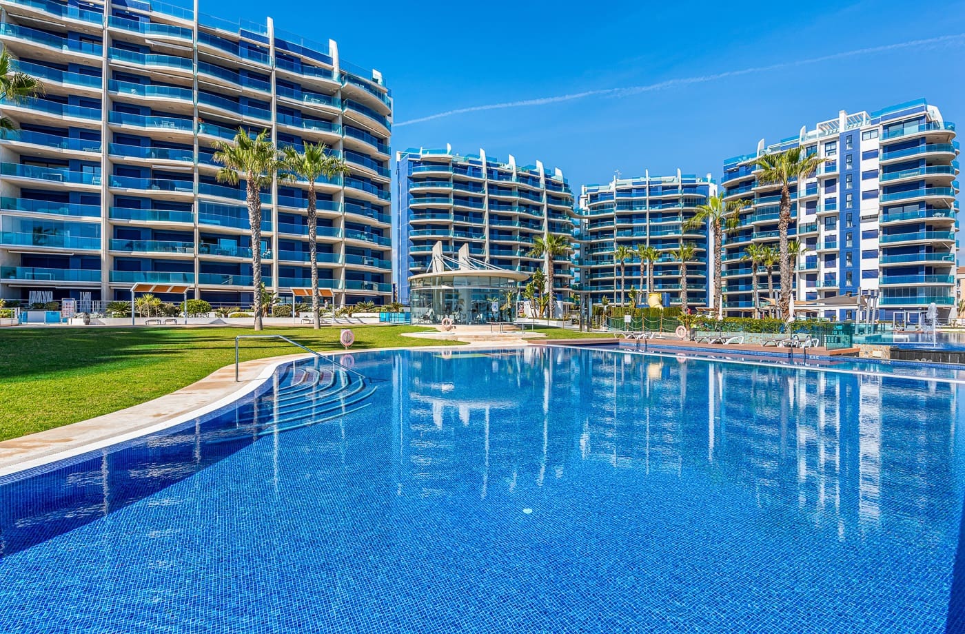 2 bedroom Apartment for sale in Punta Prima with pool garage - € 420,000 (Ref: 9419335)