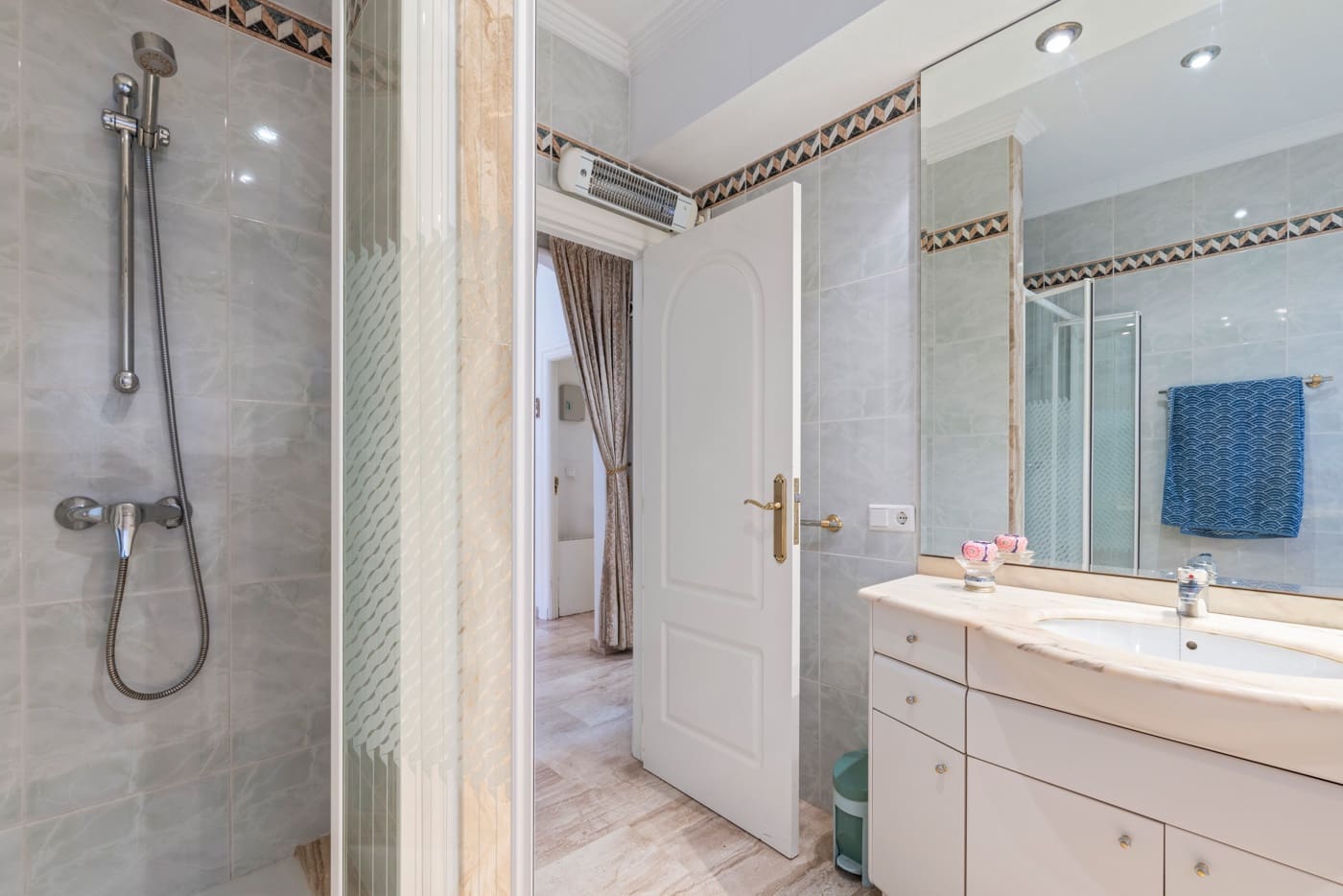 5 slaapkamer Villa te koop in Dona Pepa met zwembad garage - € 800.000 (Ref: 9508446)