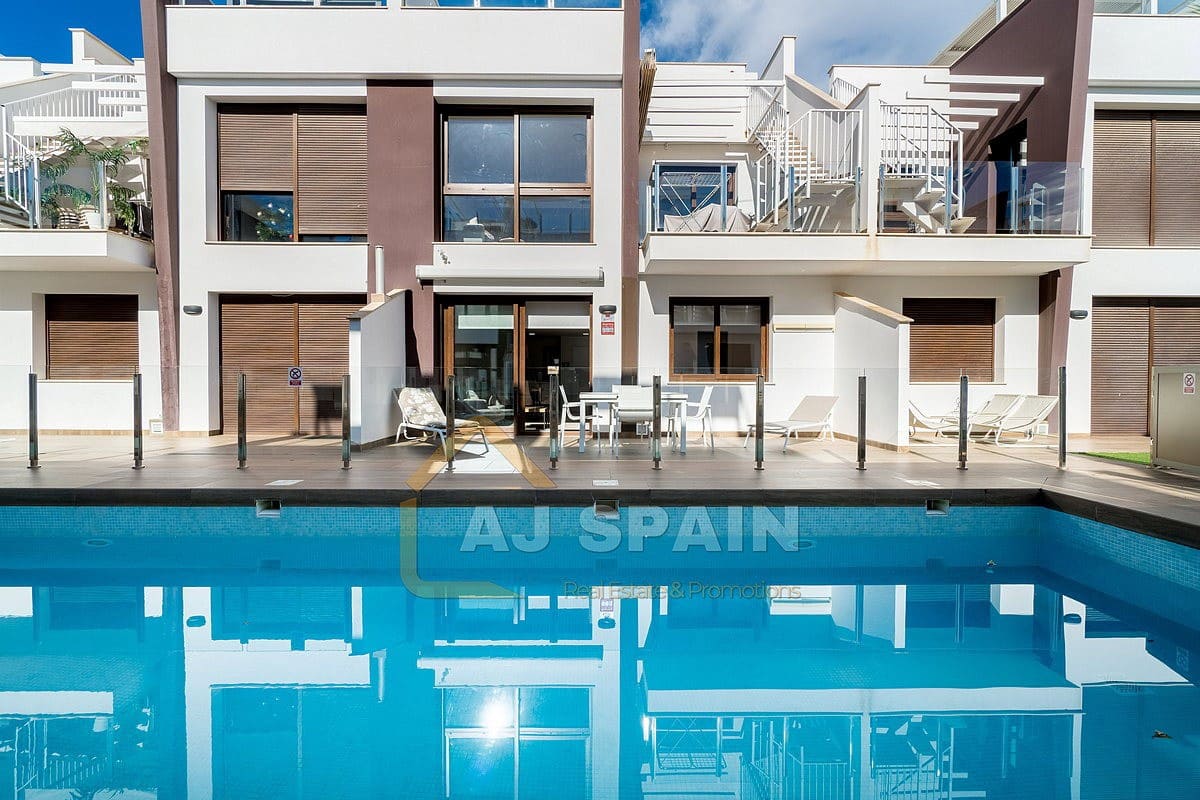 2 makuuhuone Huoneisto myytävänä paikassa San Pedro del Pinatar mukana uima-altaan - 259 000 € (Ref: 9544579)