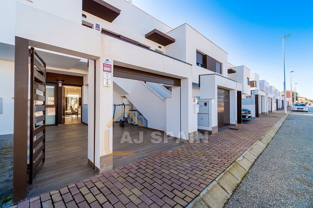 2 makuuhuone Huoneisto myytävänä paikassa San Pedro del Pinatar mukana uima-altaan - 259 000 € (Ref: 9544579)