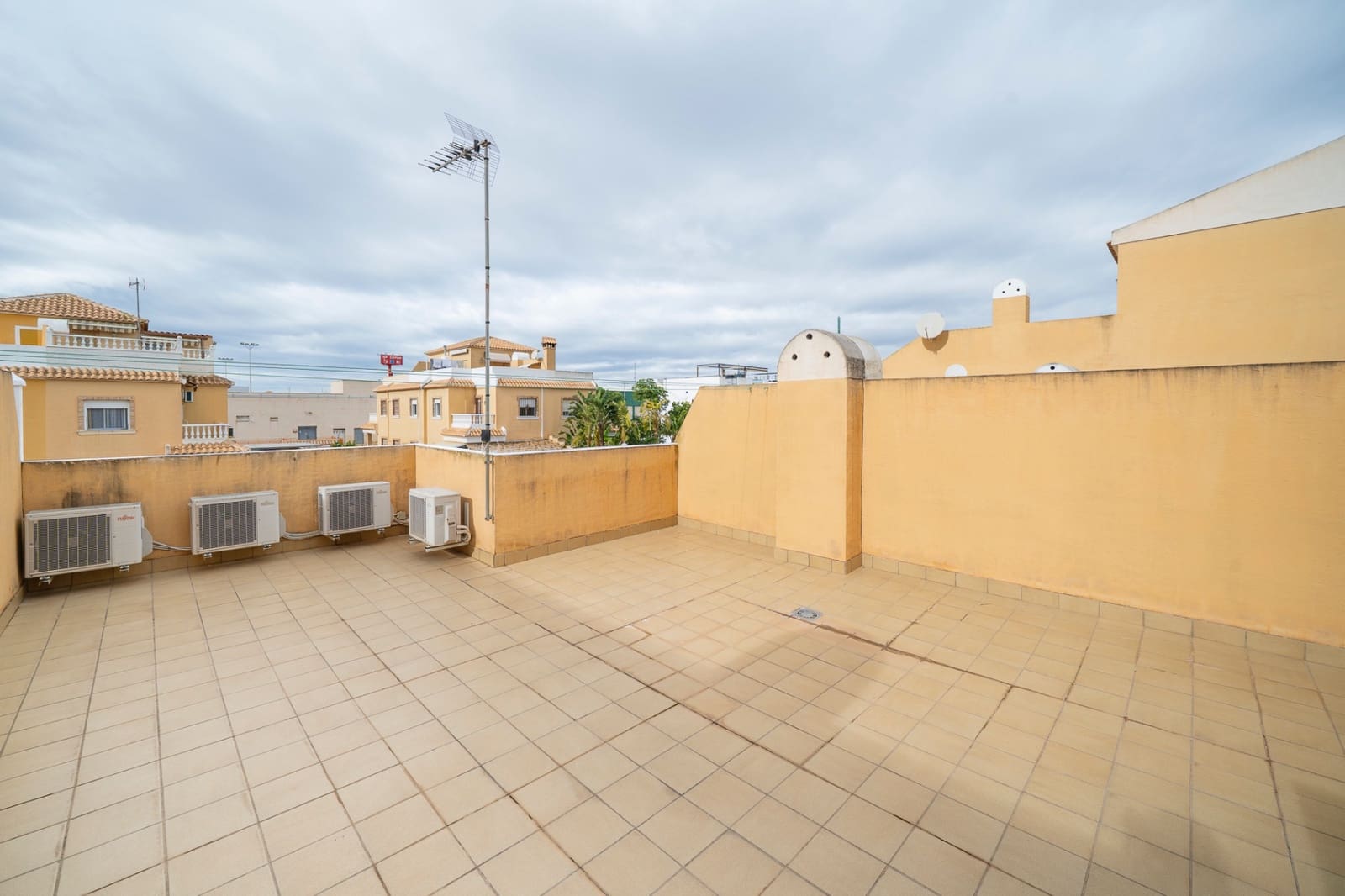 2 quarto Moradia Geminada para venda em Ciudad Quesada com piscina - 179 000 € (Ref: 9564400)