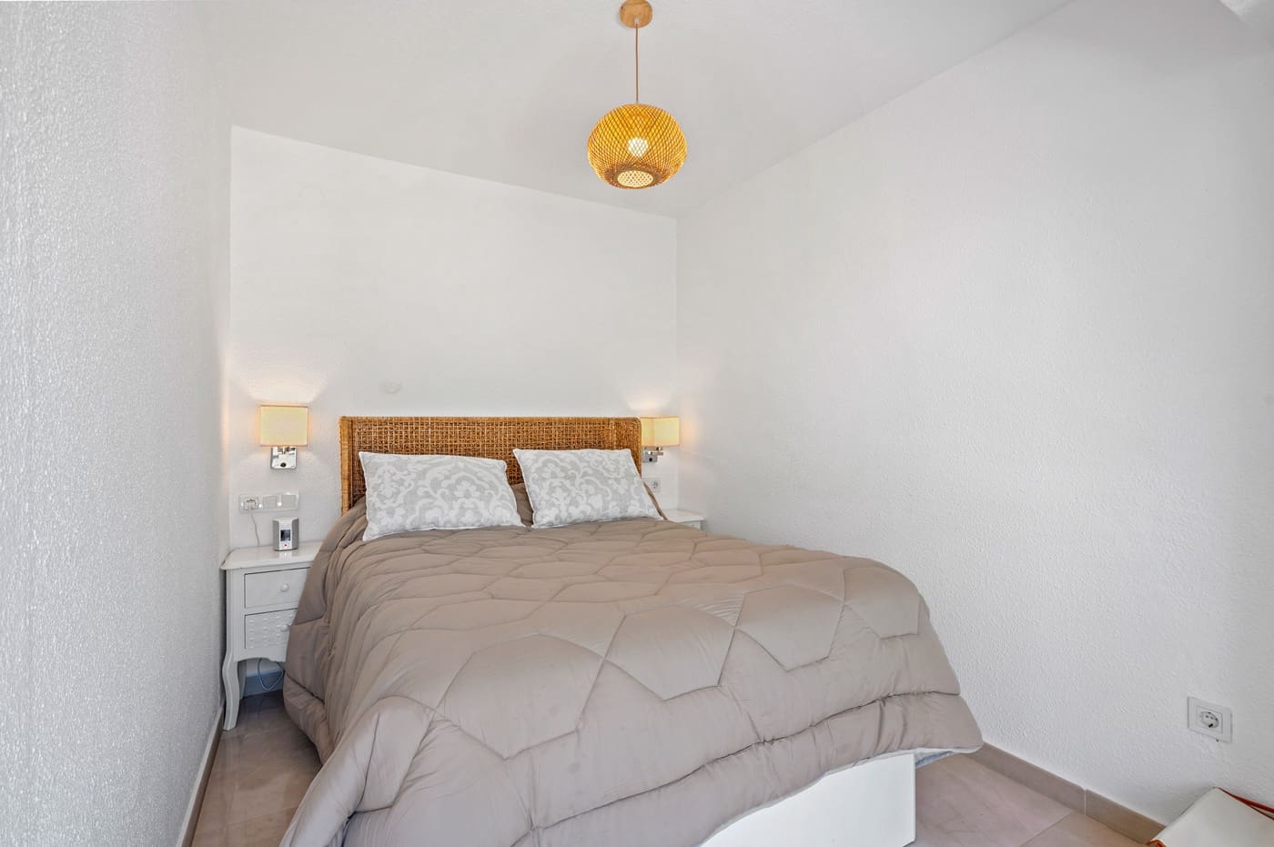 2 Zimmer Apartment zu verkaufen in La Nucia mit Pool Garage - 175.000 € (Ref: 9596796)