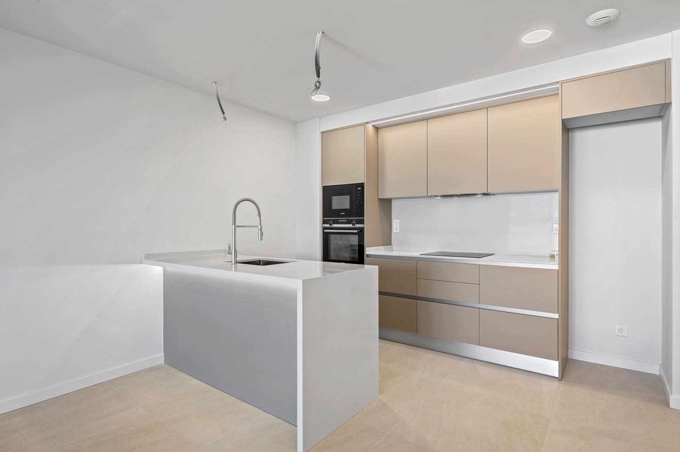 Apartamento de 2 habitaciones en Dénia en venta con piscina garaje - 420.000 € (Ref: 9619004)