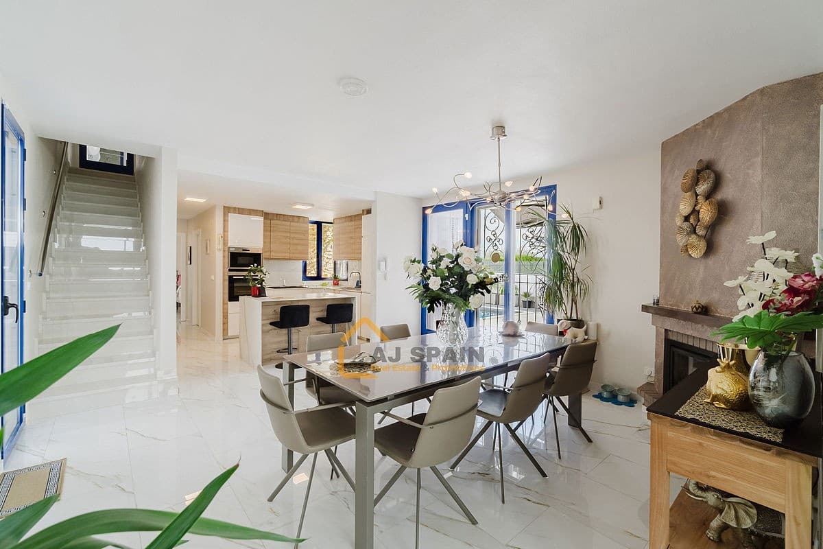 3 makuuhuone Huvila myytävänä paikassa Fortuna mukana uima-altaan - 314 000 € (Ref: 9643631)