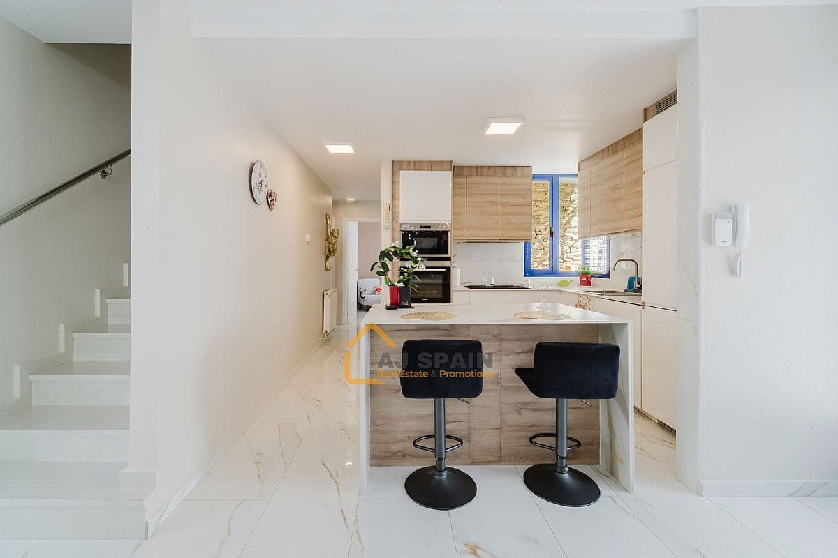 3 makuuhuone Huvila myytävänä paikassa Fortuna mukana uima-altaan - 314 000 € (Ref: 9643631)