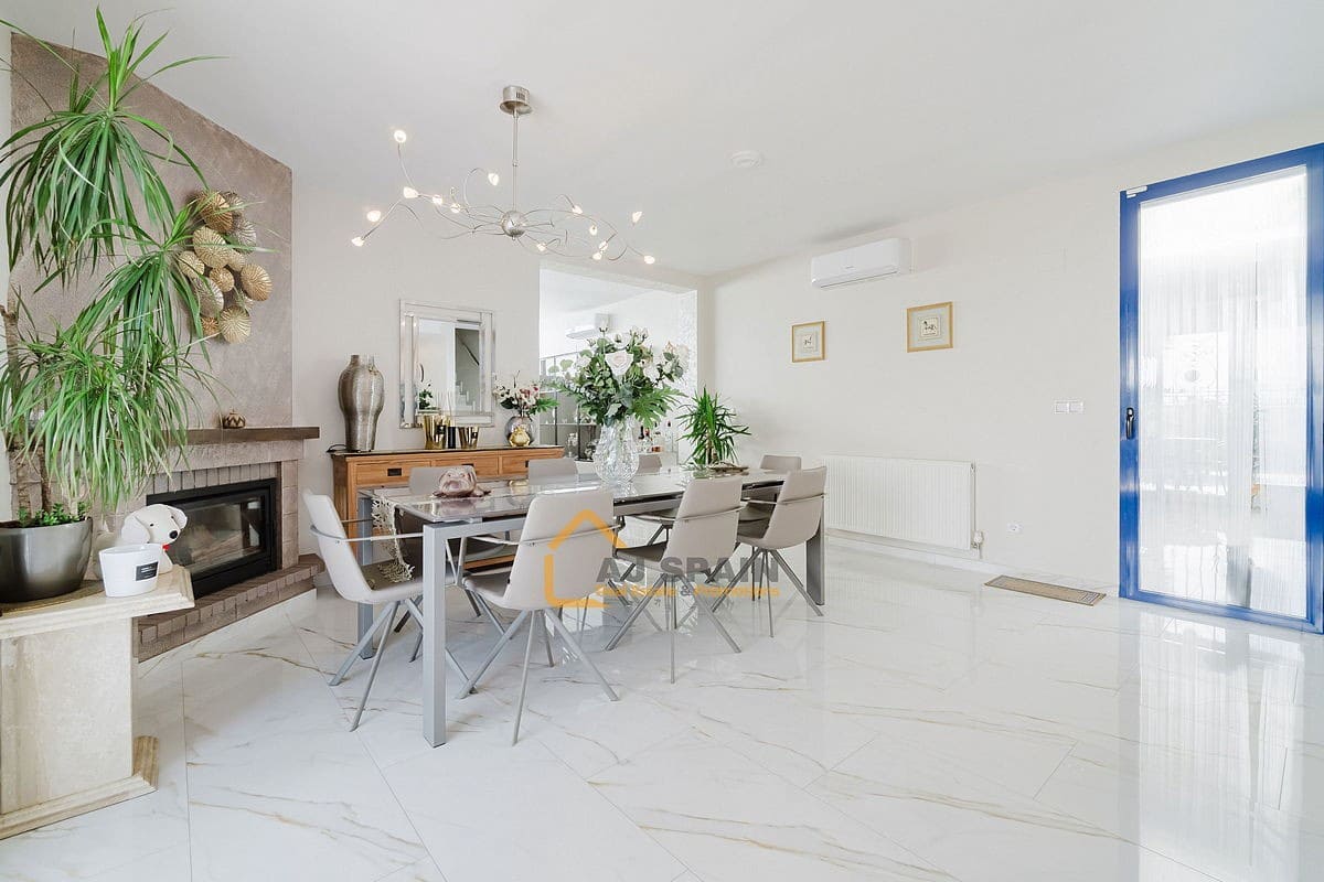 3 makuuhuone Huvila myytävänä paikassa Fortuna mukana uima-altaan - 314 000 € (Ref: 9643631)