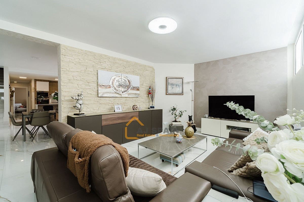 3 makuuhuone Huvila myytävänä paikassa Fortuna mukana uima-altaan - 314 000 € (Ref: 9643631)