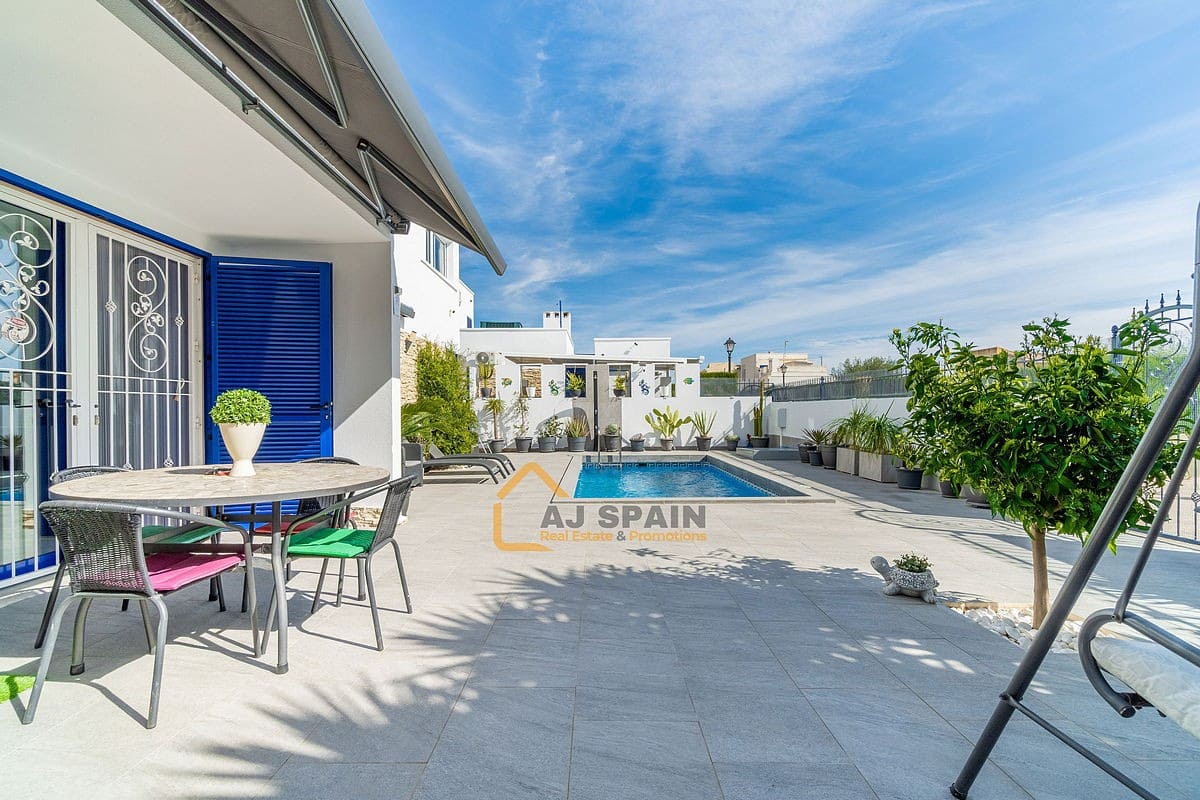 3 makuuhuone Huvila myytävänä paikassa Fortuna mukana uima-altaan - 314 000 € (Ref: 9643631)