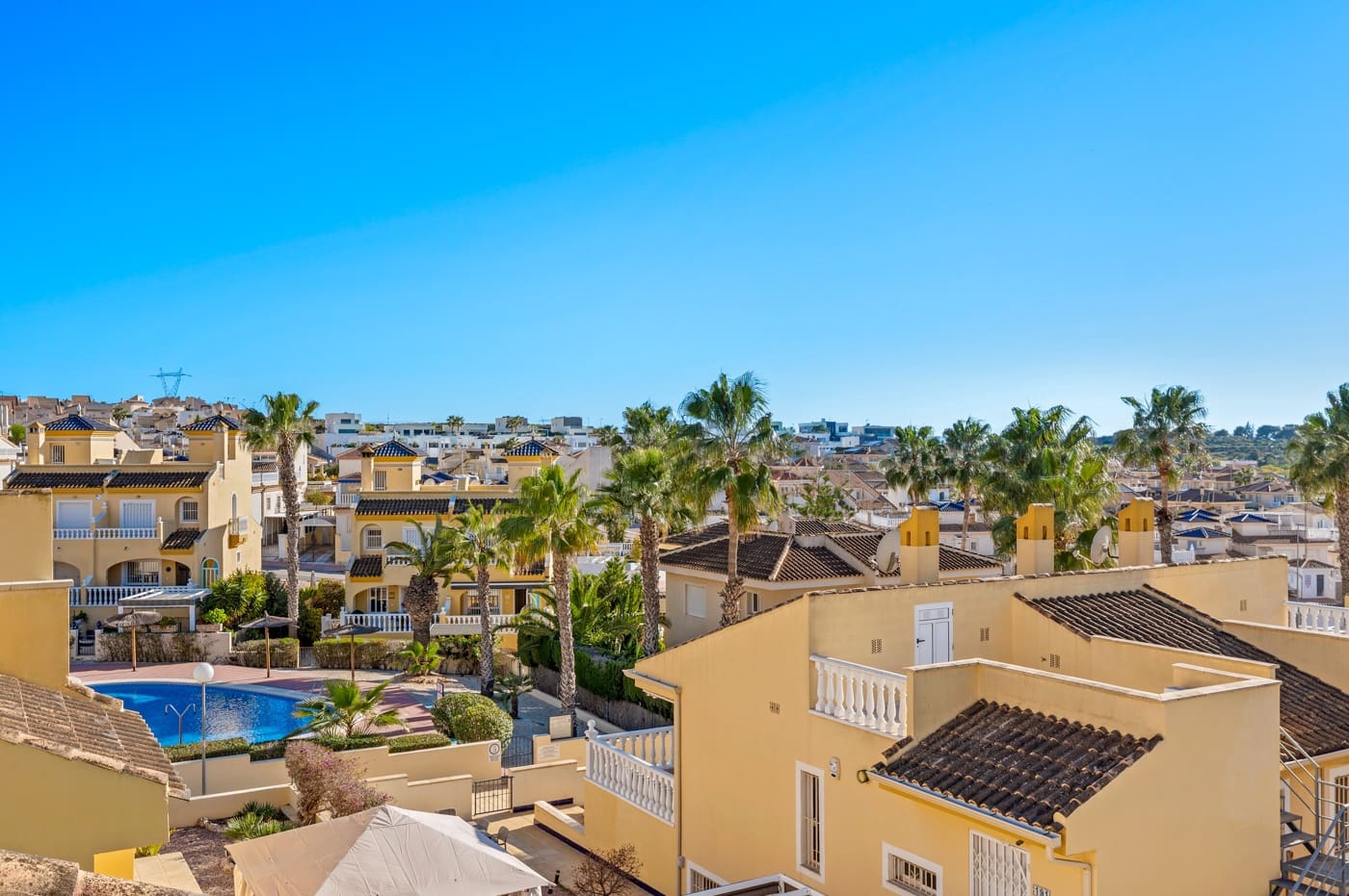 Pareado de 3 habitaciones en Benimar en venta con piscina - 269.000 € (Ref: 9660839)