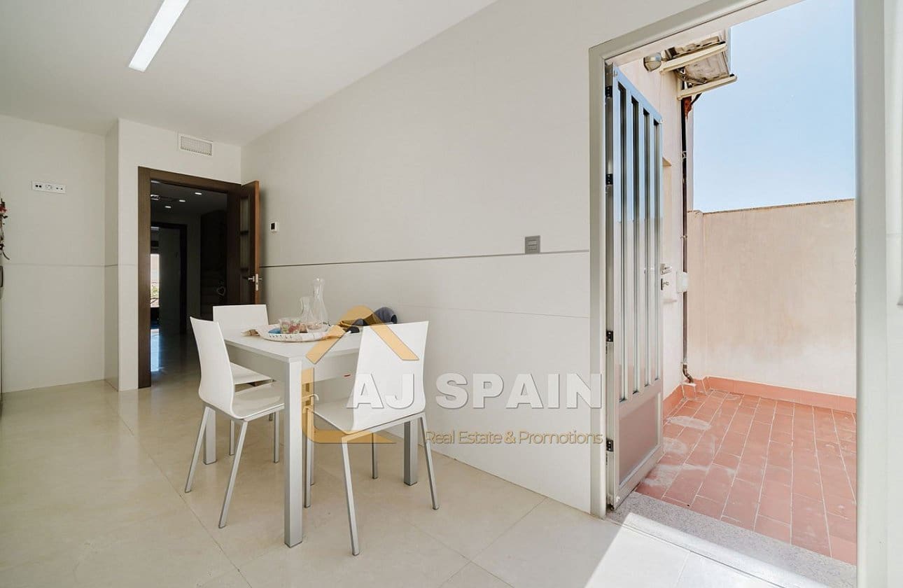 4 bedroom Apartment for sale in Fortuna - € 299,000 (Ref: 9669258)