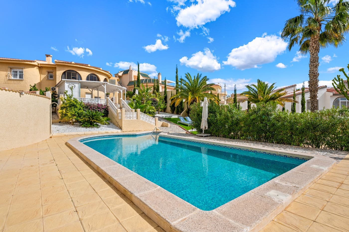 5 bedroom Villa for sale in Ciudad Quesada with pool - € 639,000 (Ref: 9670020)