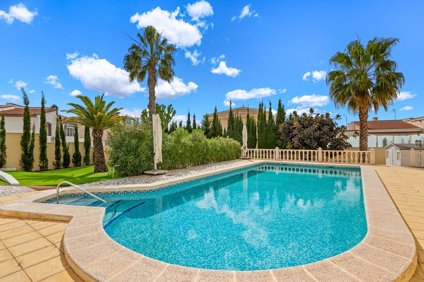 5 bedroom Villa for sale in Ciudad Quesada with pool - € 639,000 (Ref: 9670020)