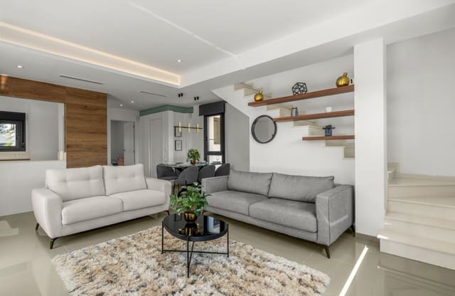 Chalet de 3 habitaciones en Ciudad Quesada, Rojales en venta con piscina - 499.000 € (Ref: 9726404)