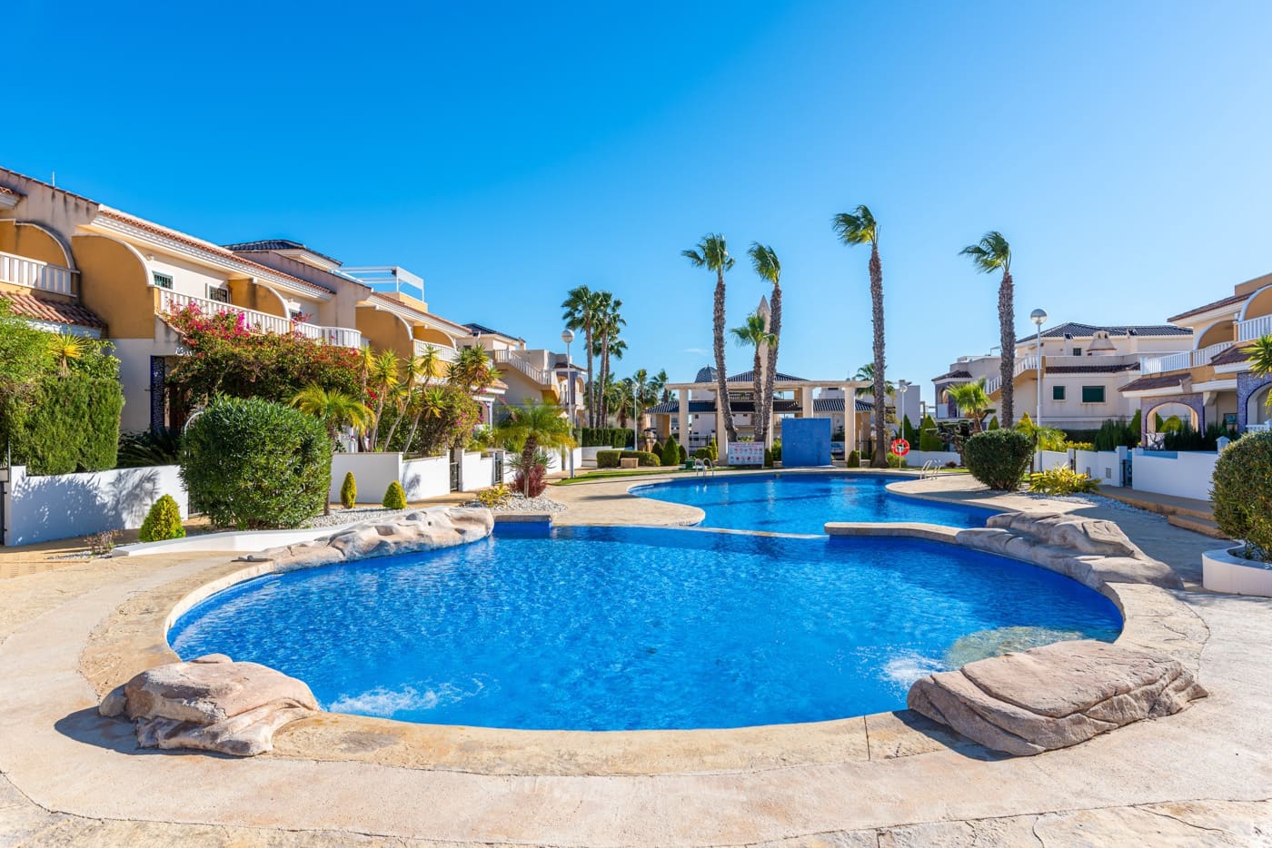 2 bedroom Apartment for sale in Ciudad Quesada with pool garage - € 229,000 (Ref: 9731700)