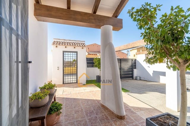 3 slaapkamer Villa te koop in Fortuna met zwembad - € 319.000 (Ref: 9777572)