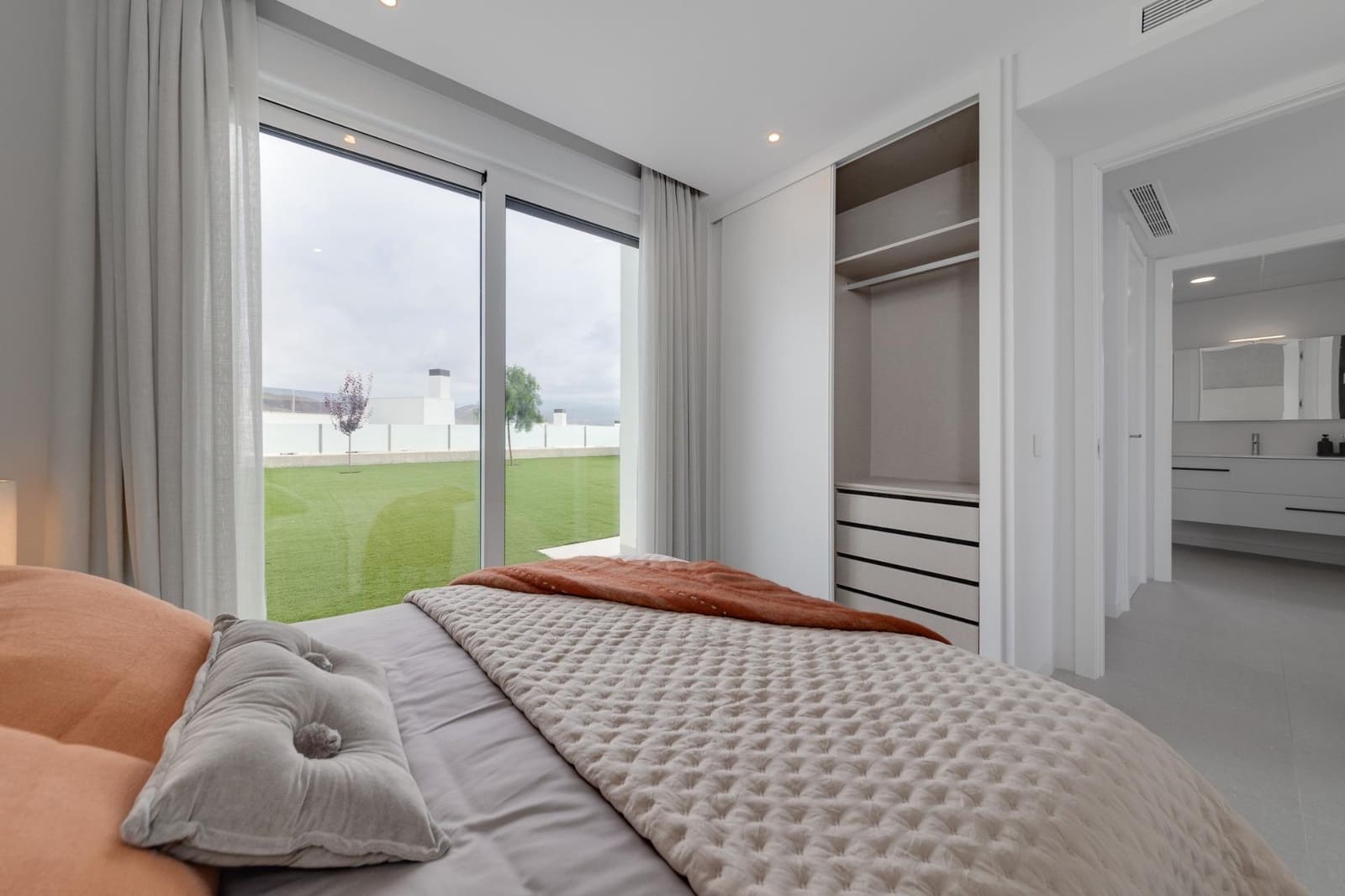 Chalet de 3 habitaciones en Muchamiel / Mutxamel en venta con piscina - 450.000 € (Ref: 9811285)