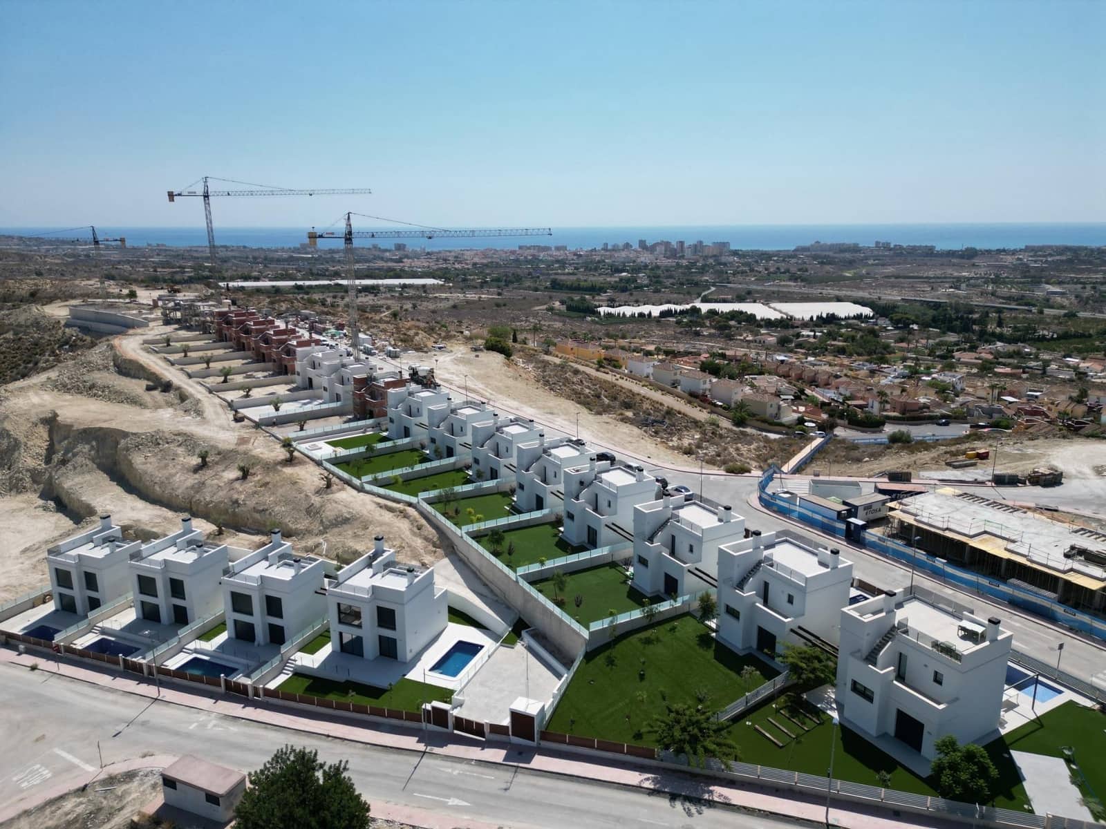 Chalet de 3 habitaciones en Muchamiel / Mutxamel en venta con piscina - 450.000 € (Ref: 9811285)