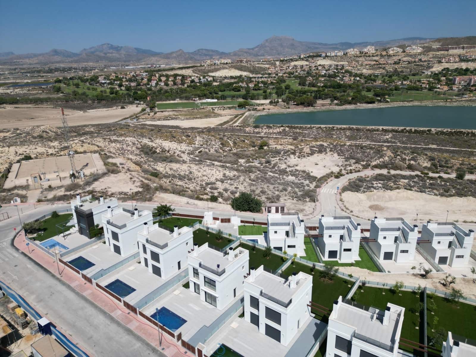 Chalet de 3 habitaciones en Muchamiel / Mutxamel en venta con piscina - 450.000 € (Ref: 9811285)