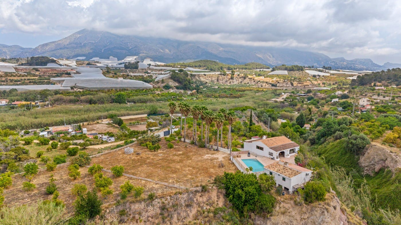 4 sovrum Finca/Hus på landet till salu i La Nucia med garage - 795 000 € (Ref: 9838936)