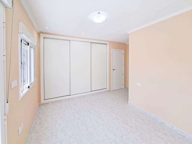 1 quarto Moradia Geminada para venda em San Fulgencio - 129 000 € (Ref: 9870588)