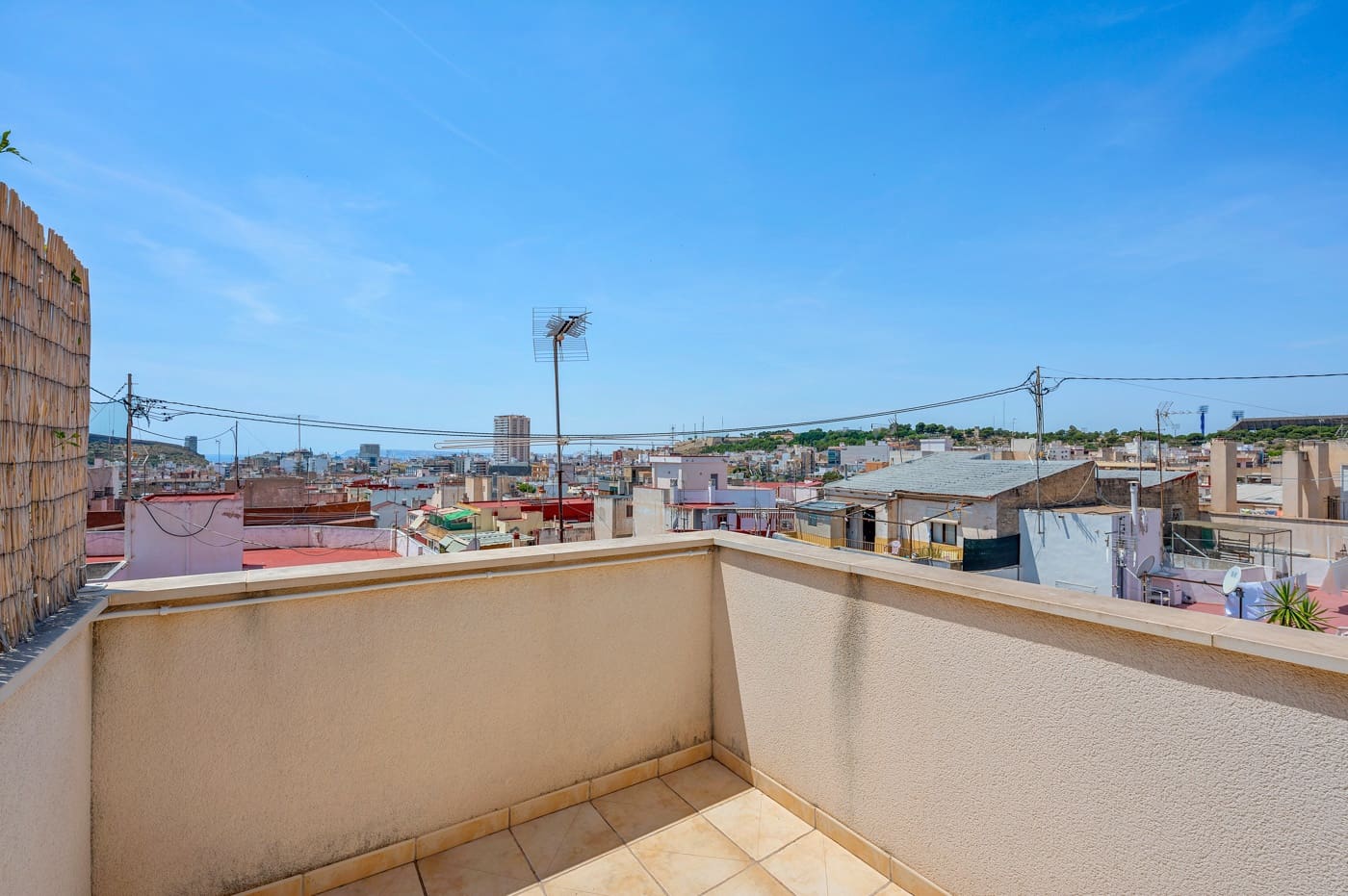 2 sovrum Lägenhet till salu i Alicante stad - 225 000 € (Ref: 9887889)