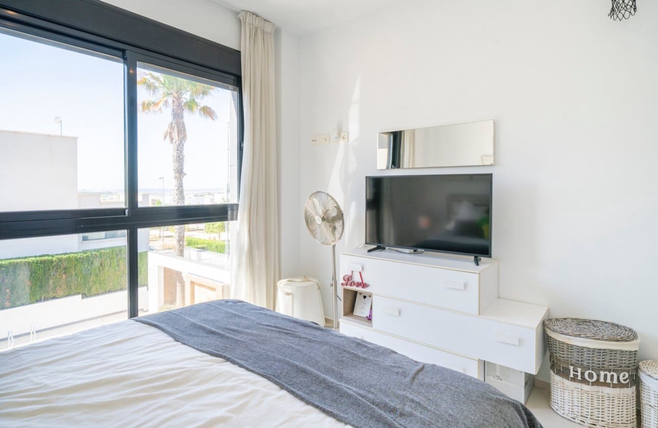 3 sovrum Villa till salu i Ciudad Quesada med pool - 399 000 € (Ref: 9898937)