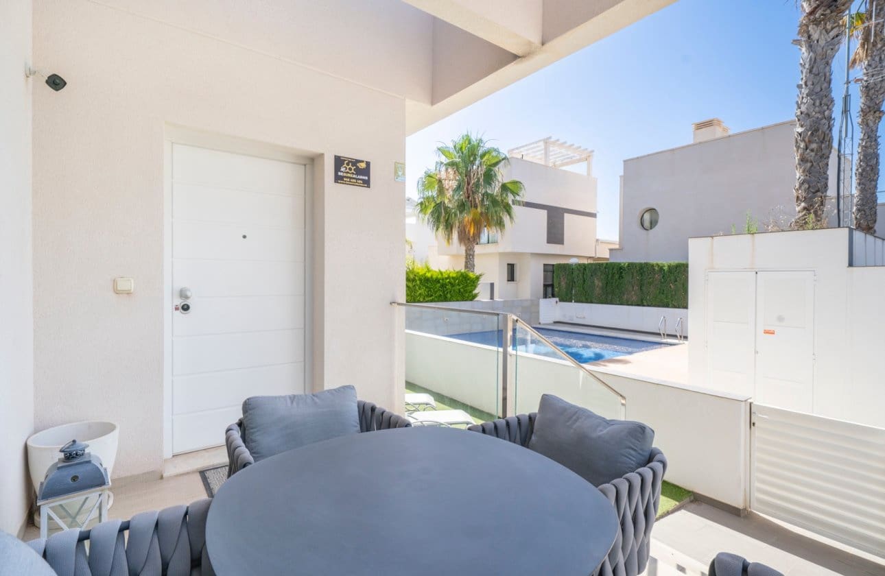 3 sovrum Villa till salu i Ciudad Quesada med pool - 399 000 € (Ref: 9898937)
