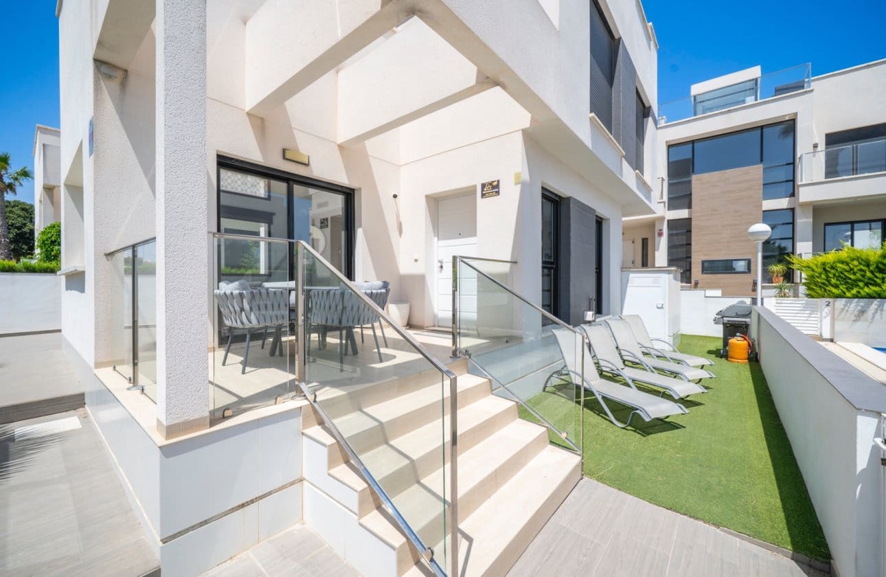 3 sovrum Villa till salu i Ciudad Quesada med pool - 399 000 € (Ref: 9898937)