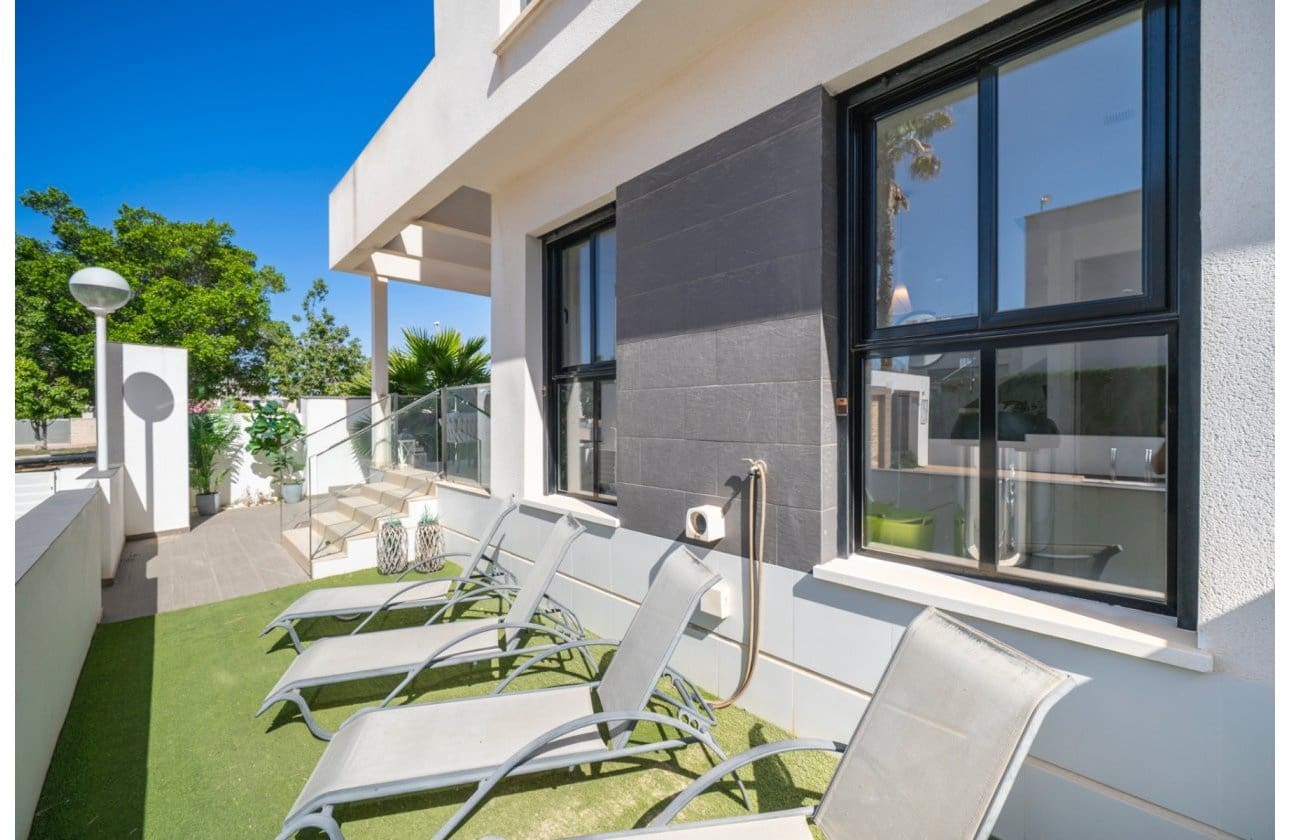 3 sovrum Villa till salu i Ciudad Quesada med pool - 399 000 € (Ref: 9898937)