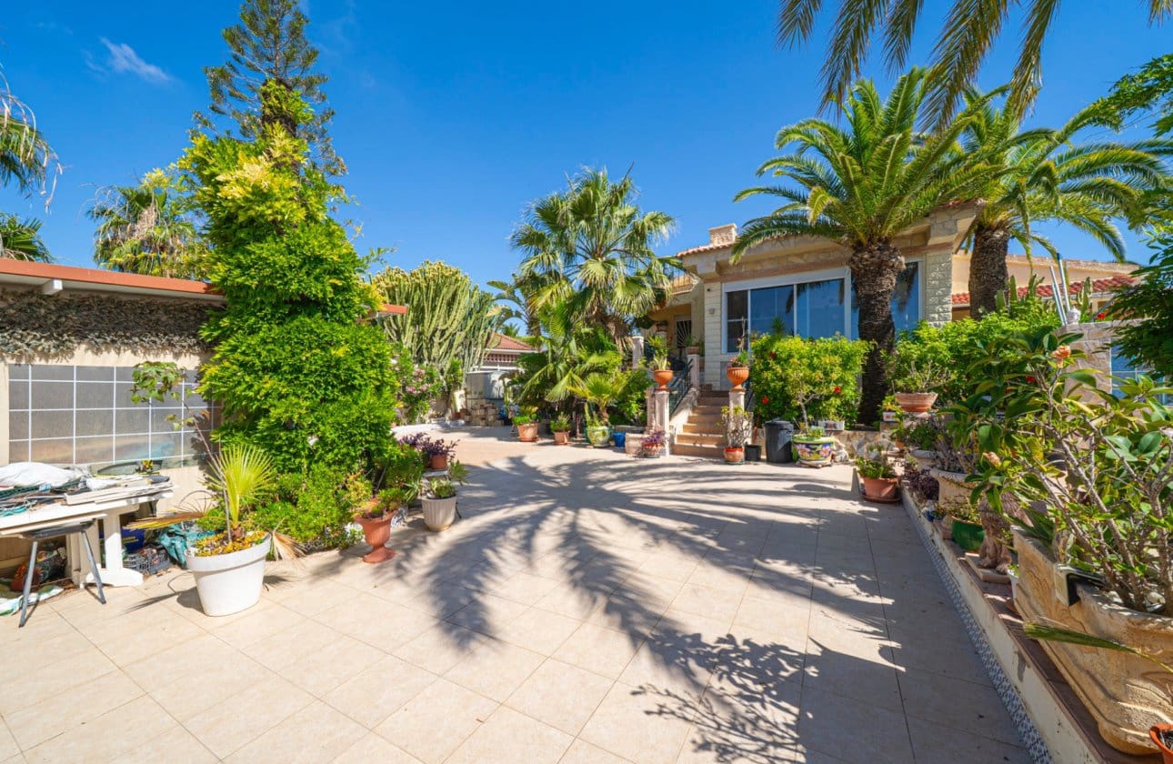 3 sovrum Villa till salu i Ciudad Quesada med pool - 550 000 € (Ref: 9928764)