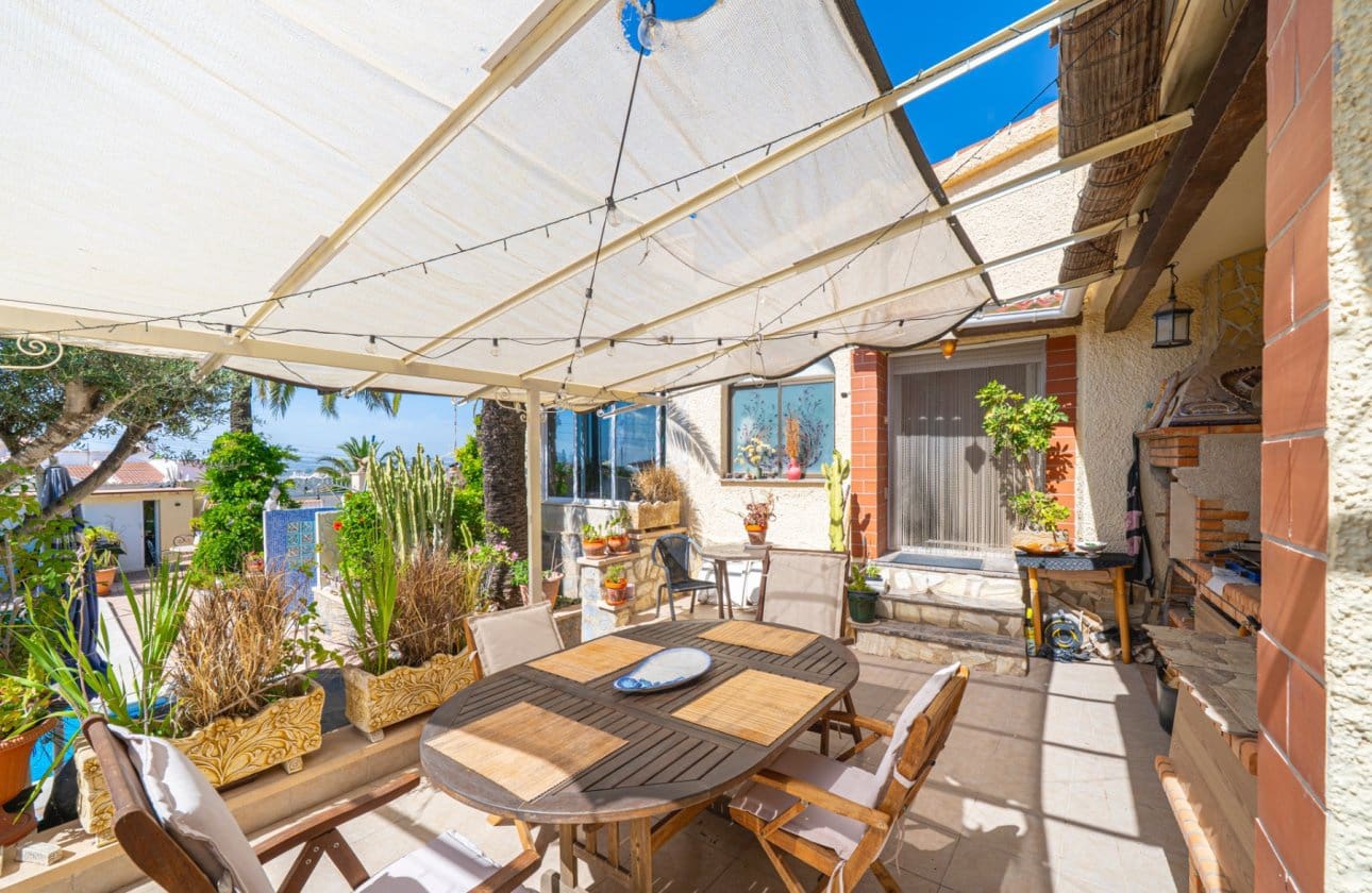 3 sovrum Villa till salu i Ciudad Quesada med pool - 550 000 € (Ref: 9928764)