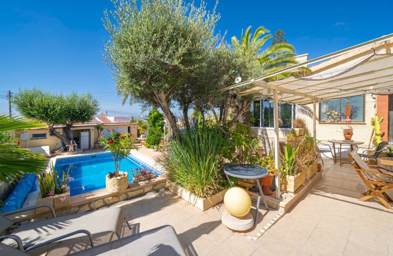 3 sovrum Villa till salu i Ciudad Quesada med pool - 550 000 € (Ref: 9928764)