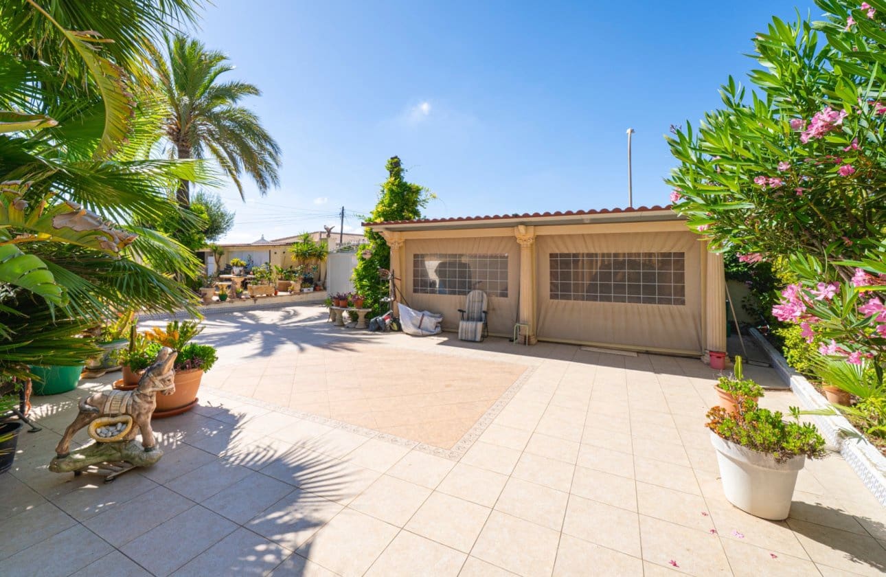 3 sovrum Villa till salu i Ciudad Quesada med pool - 550 000 € (Ref: 9928764)