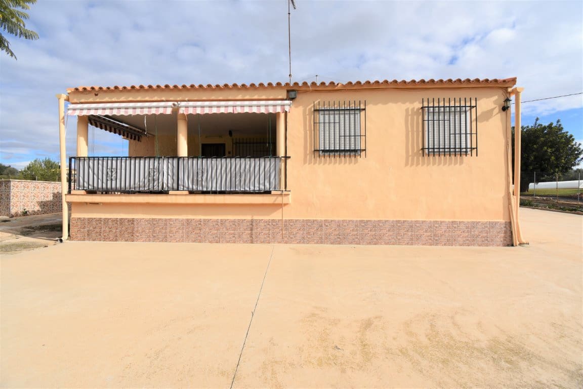 3 bedroom Villa for sale in Montserrat with pool garage - € 220,000 (Ref: 7369645)