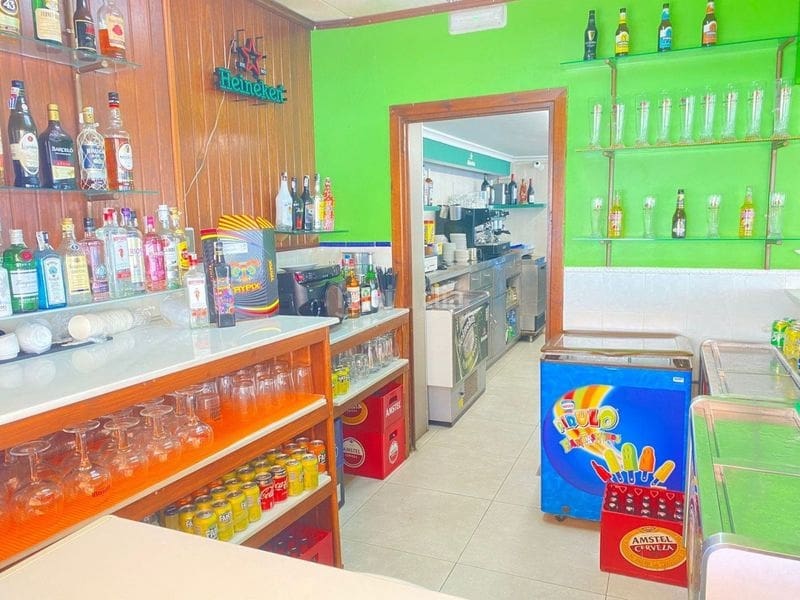 1 Zimmer Gewerbe zu verkaufen in Piles - 280.000 € (Ref: 7405054)