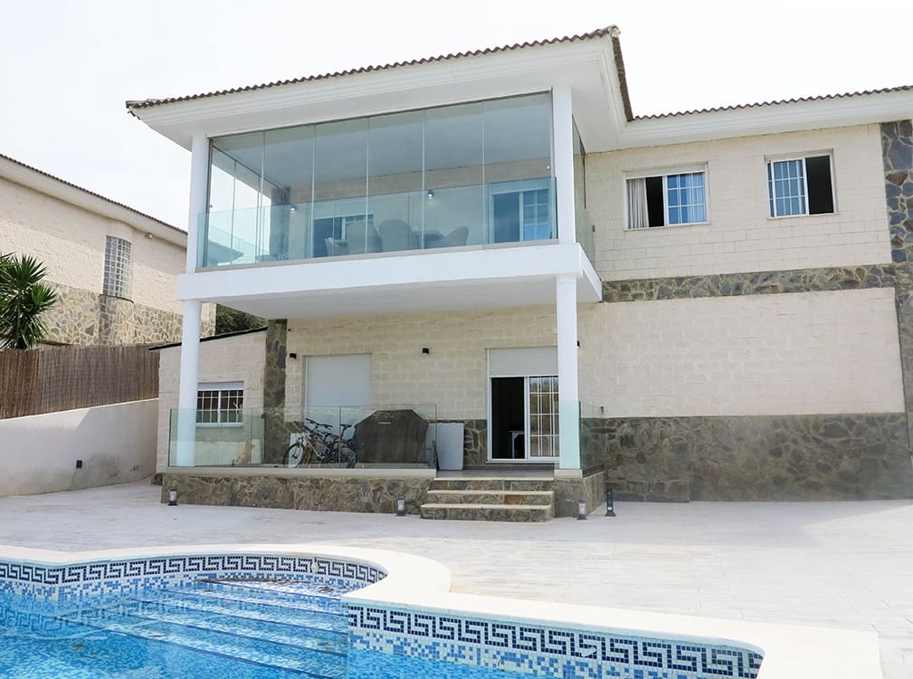 5 bedroom Villa for sale in Polop with pool - € 448,000 (Ref: 7475679)
