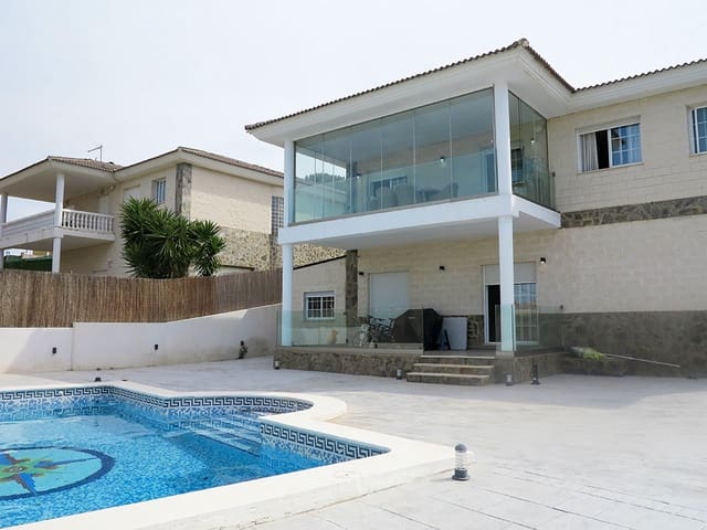 5 bedroom Villa for sale in Polop with pool - € 448,000 (Ref: 7475679)