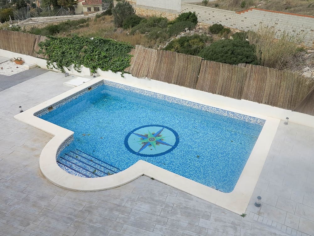 5 bedroom Villa for sale in Polop with pool - € 448,000 (Ref: 7475679)