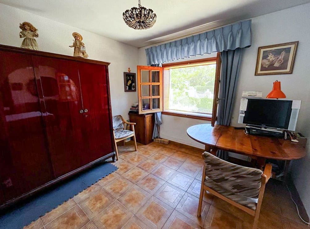 7 bedroom Villa for sale in Torrent - € 345,000 (Ref: 7778849)