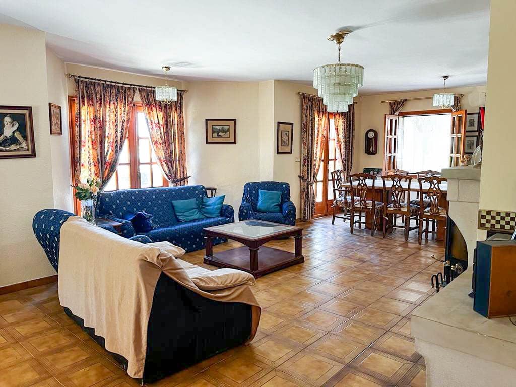 7 bedroom Villa for sale in Torrent - € 345,000 (Ref: 7778849)