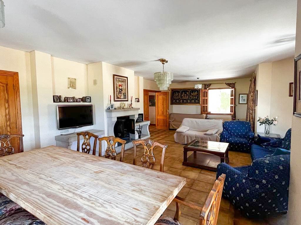 7 bedroom Villa for sale in Torrent - € 345,000 (Ref: 7778849)