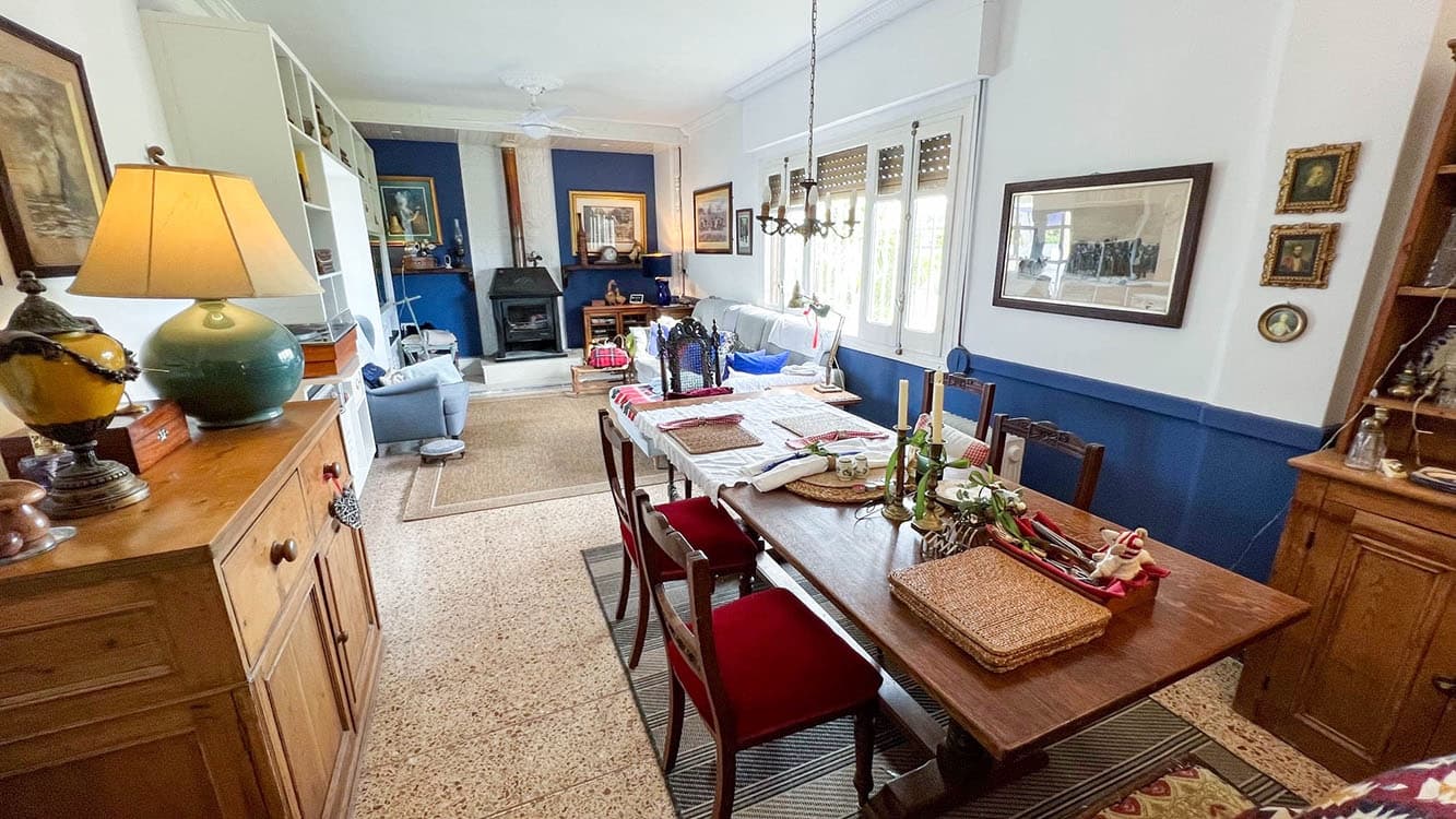 6 bedroom Villa for sale in Montserrat with pool - € 515,000 (Ref: 7971988)