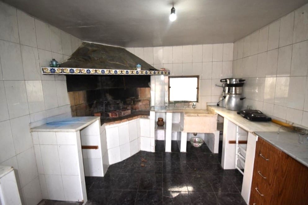 3 bedroom Villa for sale in Montserrat with pool € 155,000 (Ref 8034749)