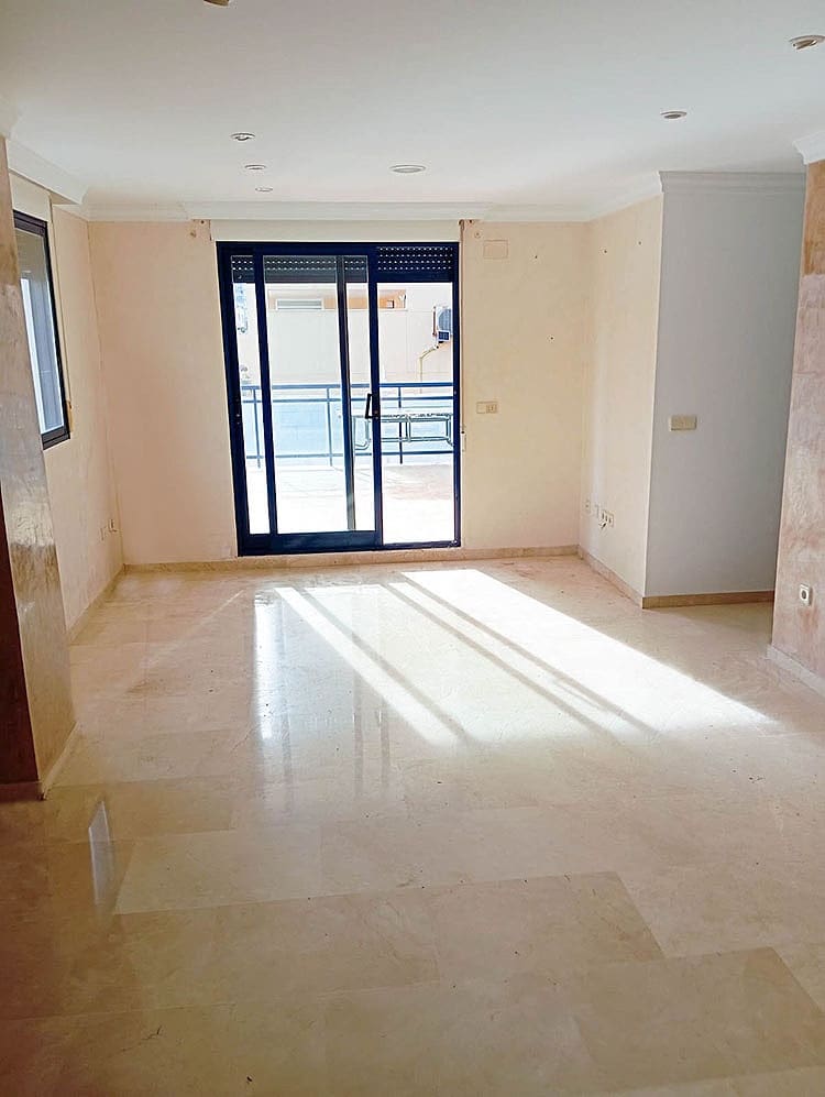 3 sypialnia Apartament na sprzedaż w Daimus z basenem garażem - 215 000 € (Ref: 9443405)