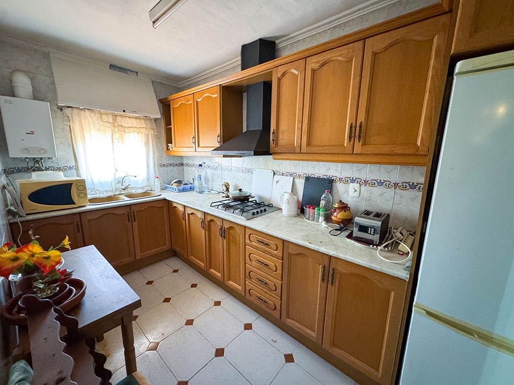 4 bedroom Villa for sale in Montserrat with pool - € 156,000 (Ref: 9443410)